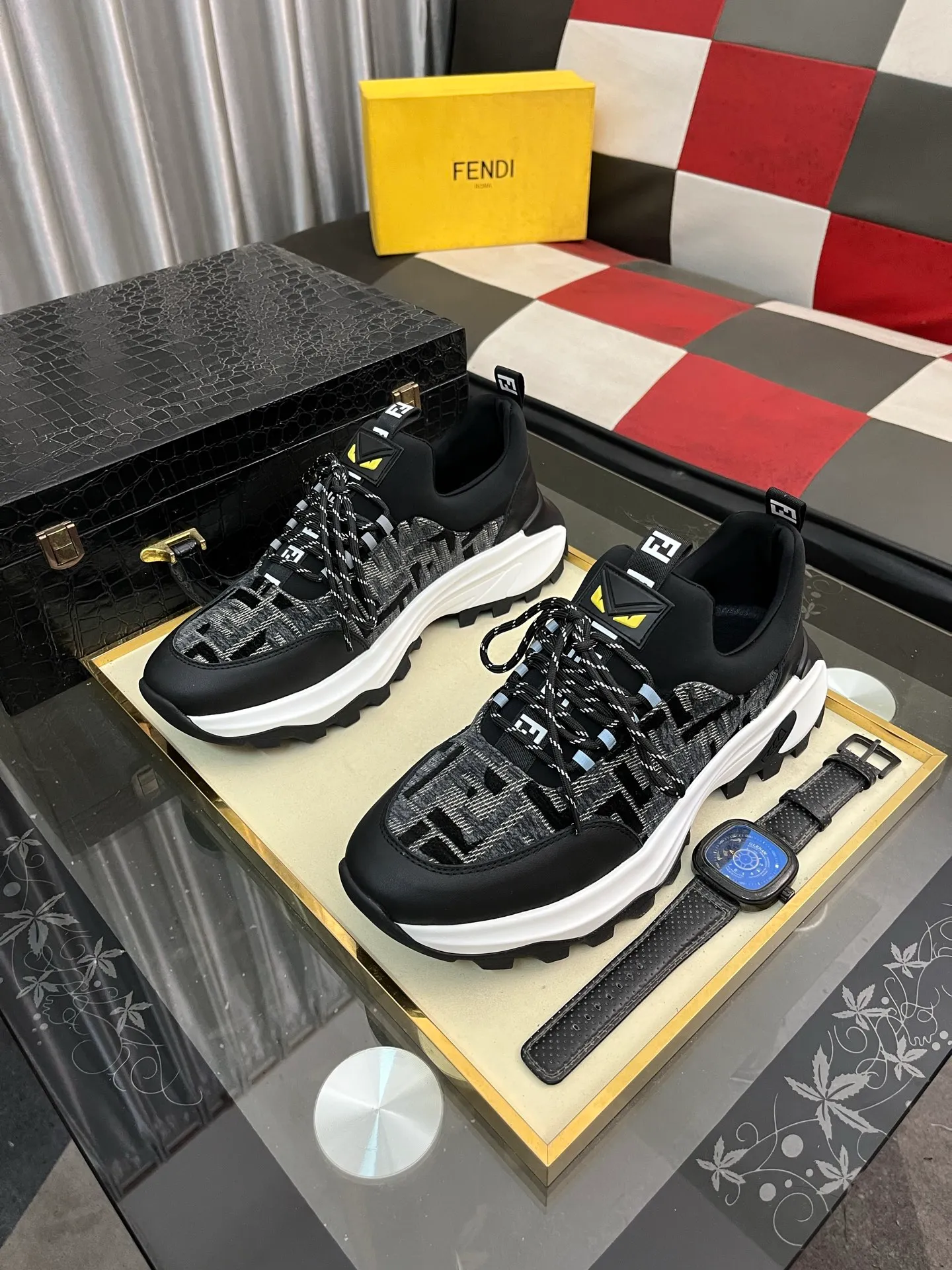 Men's Men's Shoes💰458⌚️⌚️[FENDI] Fendi's classic and comfortable men's, this complex sneaker is made of soft calfskin➕genuine leather lining➕original ultra-light rubber material with rough outsole. This unique light style is suitable for the casual and refined sensibility of this season. It is comfortable and natural on the feet. It is an everyday style for casual travel in autumn and winter! 38−443️⃣colors available